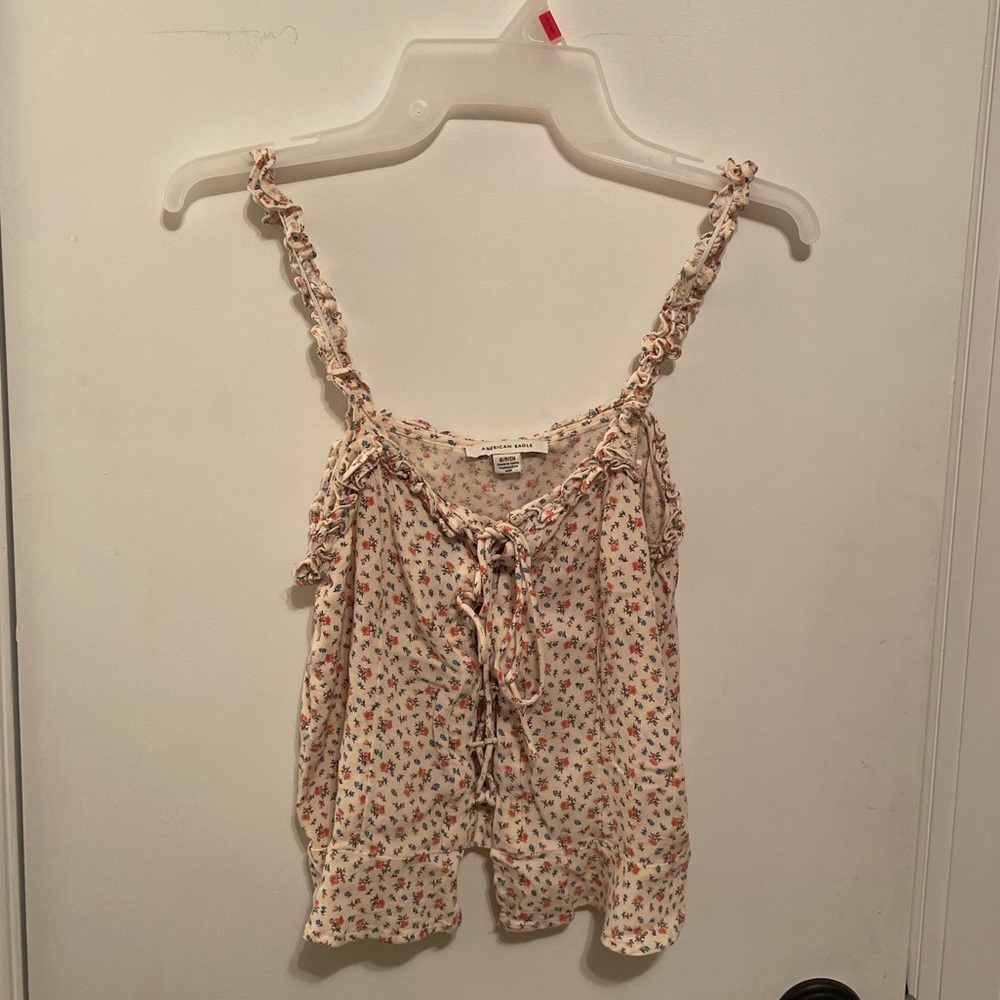 AE crop top perfect for the warm weather!